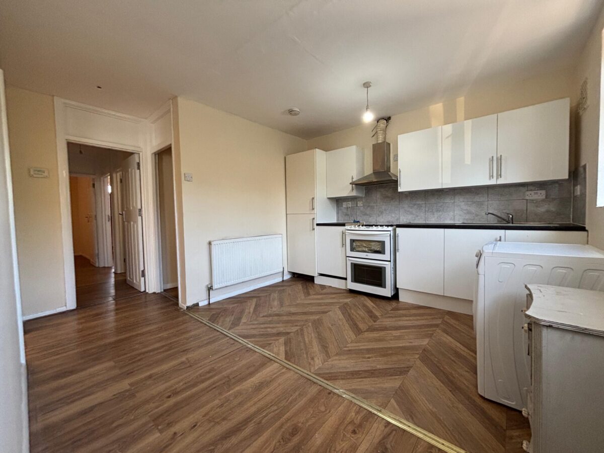 Spacious 4 Bedroom Flat To Let - HP12