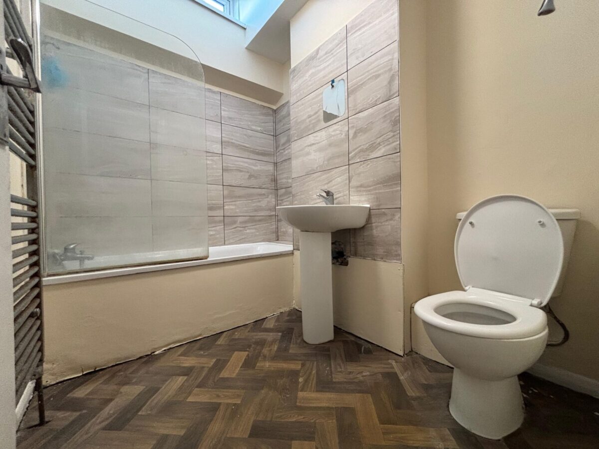 Spacious 4 Bedroom Flat To Let - HP12