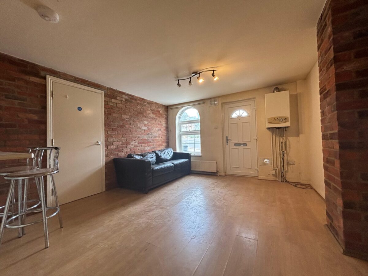 1 Bedroom Flat To Let - HP12