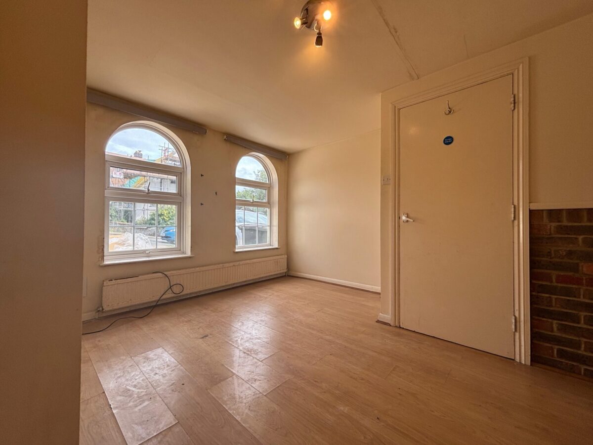 1 Bedroom Flat To Let - HP12