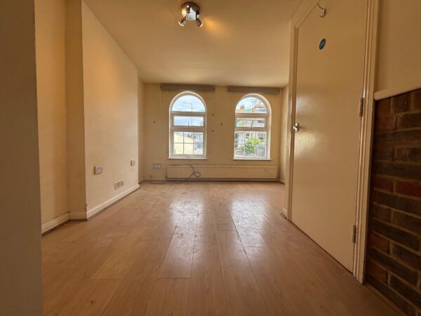 1 Bedroom Flat To Let - HP12