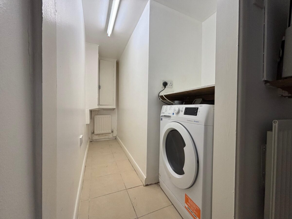 1 Bedroom Flat To Let - HP12