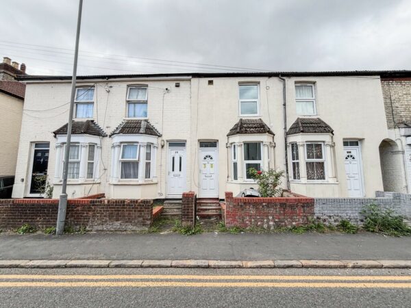 3 Bedroom House To Let - HP11