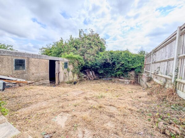 Refurbished 4 Bedroom House To Let - HP13