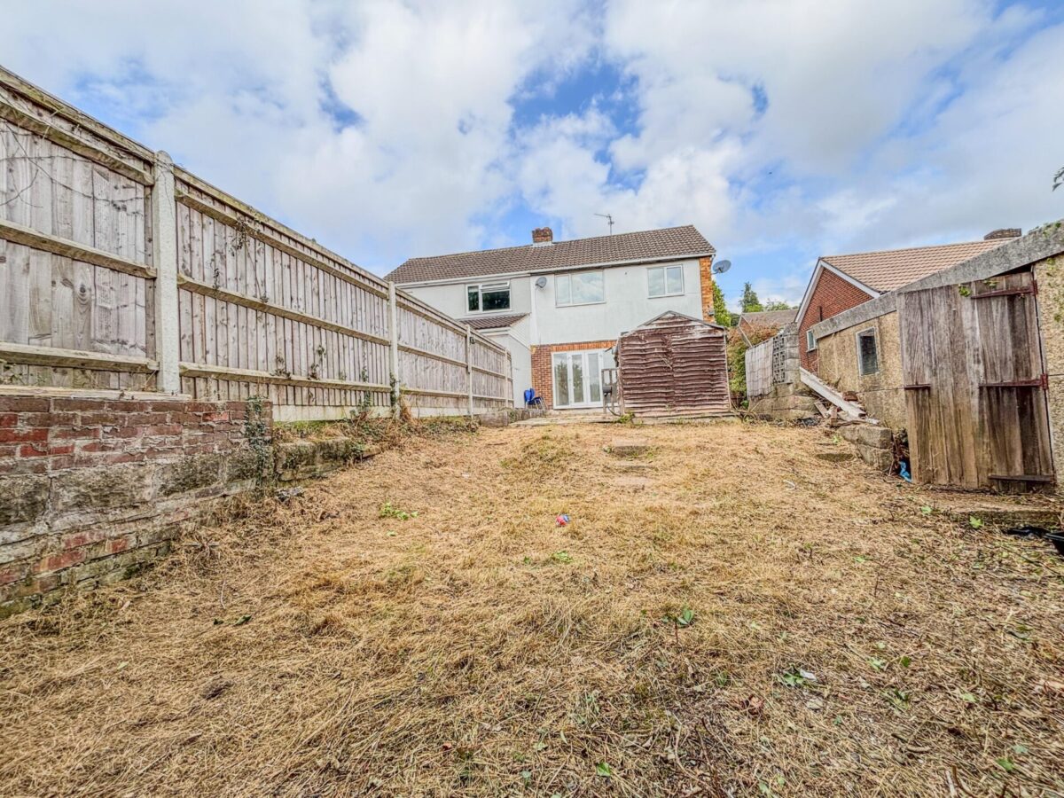 Refurbished 4 Bedroom House To Let - HP13