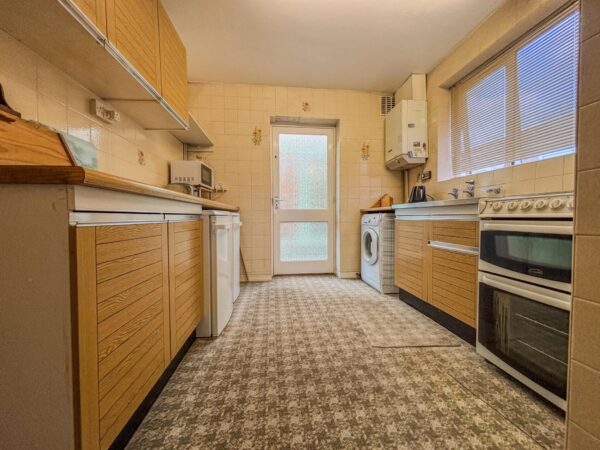 3/4 Bedroom House To Let - HP12