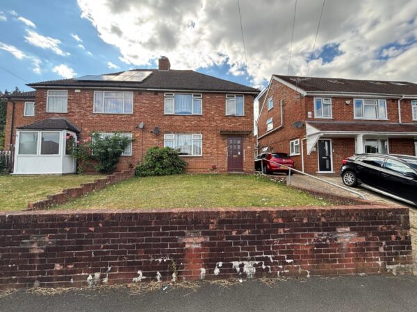 3/4 Bedroom House To Let - HP12
