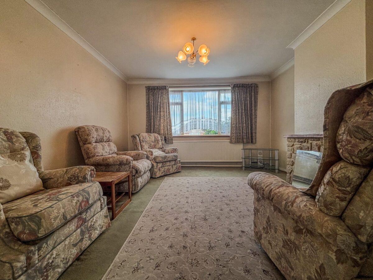 3/4 Bedroom House To Let - HP12