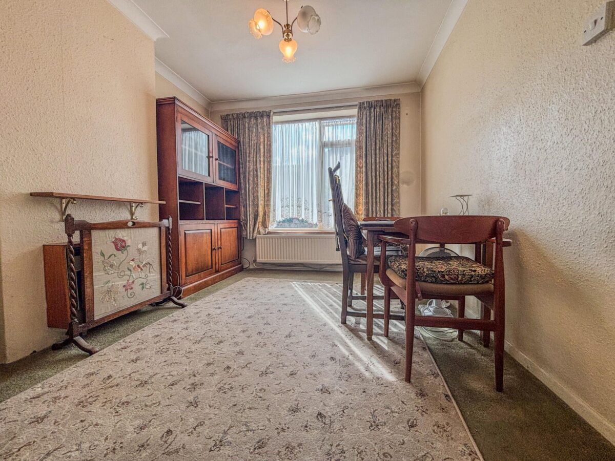 3/4 Bedroom House To Let - HP12