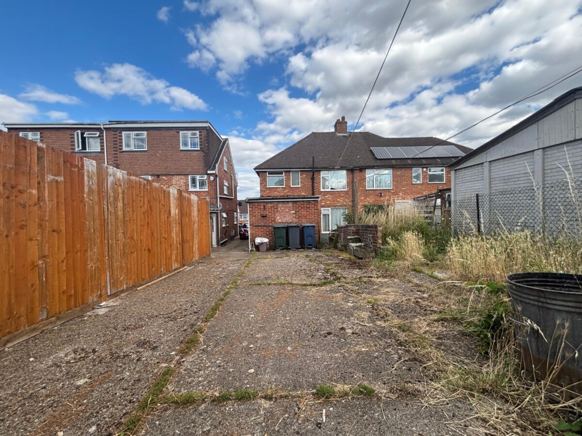 3/4 Bedroom House To Let - HP12