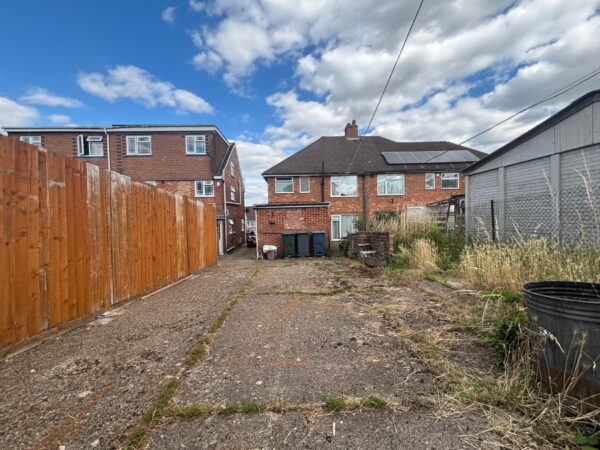 3/4 Bedroom House To Let - HP12