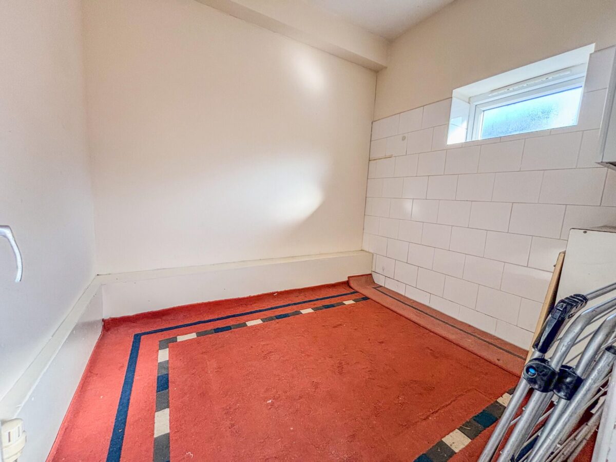 1 Bedroom Flat To Let - HP11
