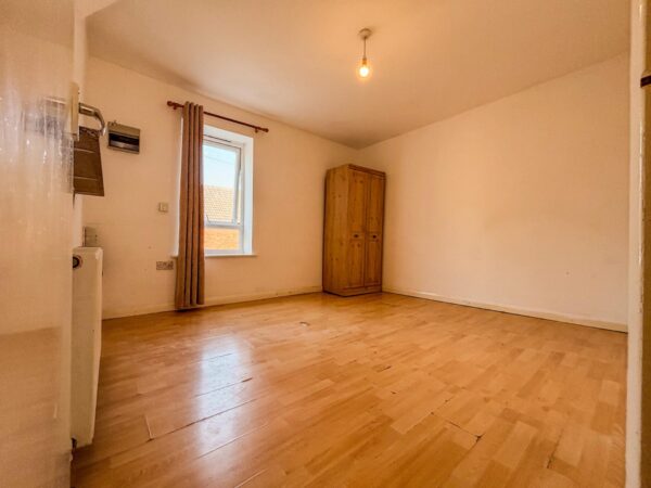 1 Bedroom Flat To Let - HP11