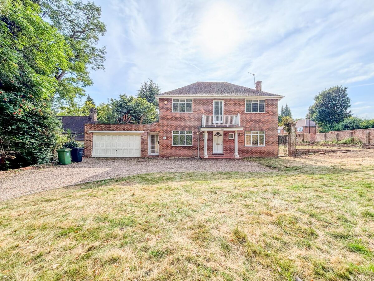 5 Bedroom House To Let - HP11
