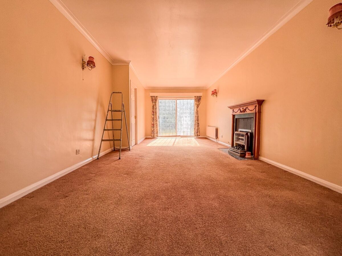 5 Bedroom House To Let - HP11