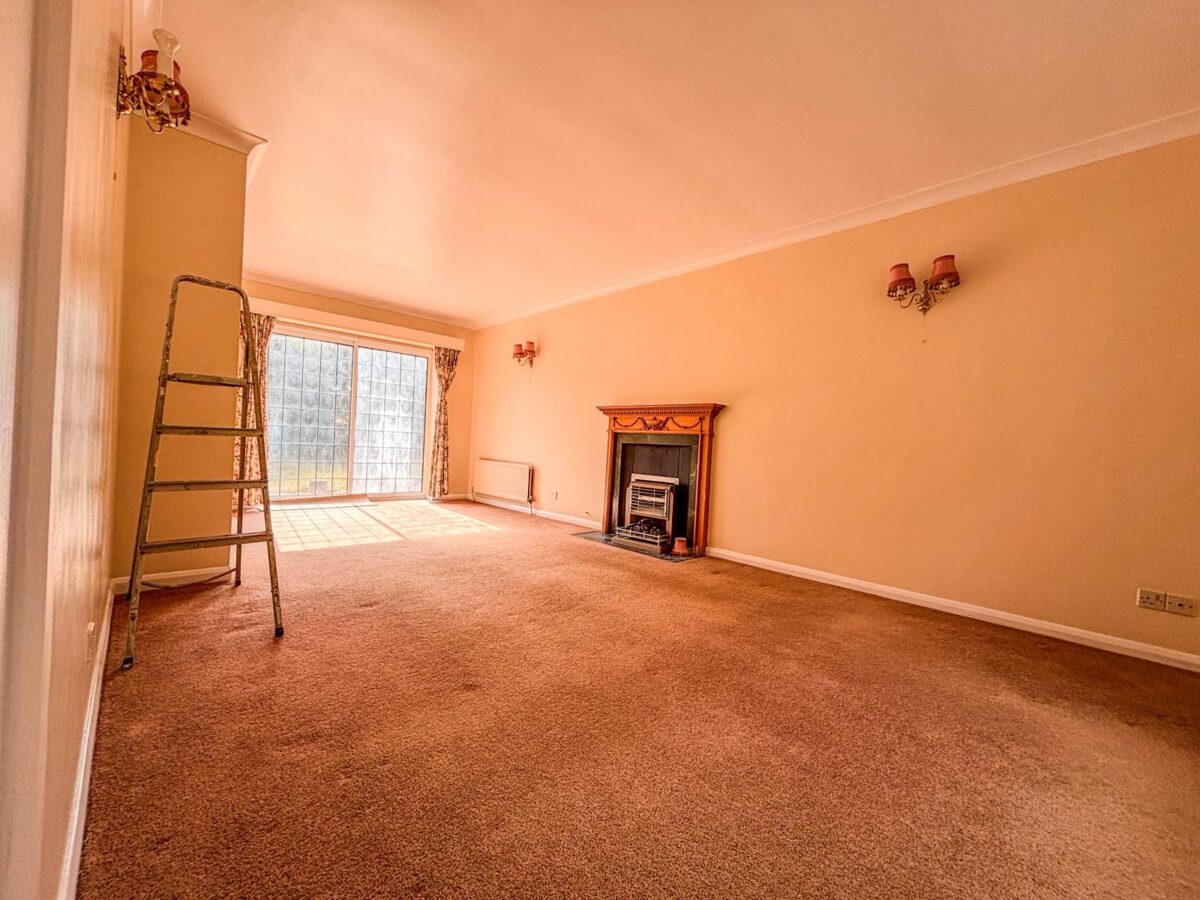 5 Bedroom House To Let - HP11