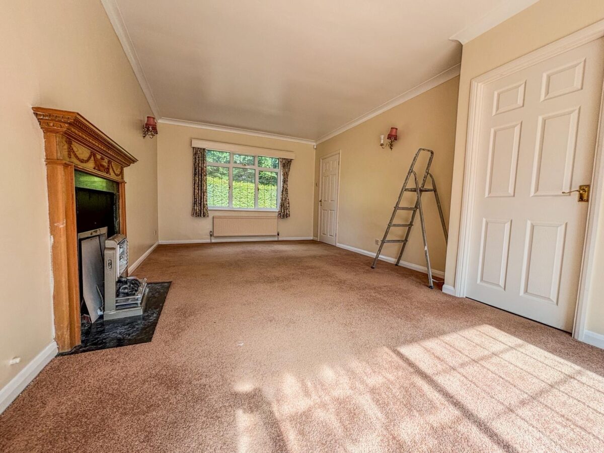 5 Bedroom House To Let - HP11