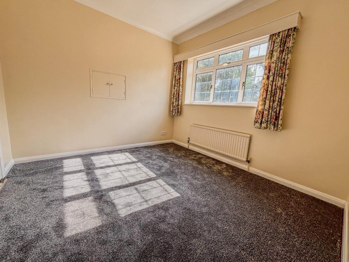 5 Bedroom House To Let - HP11