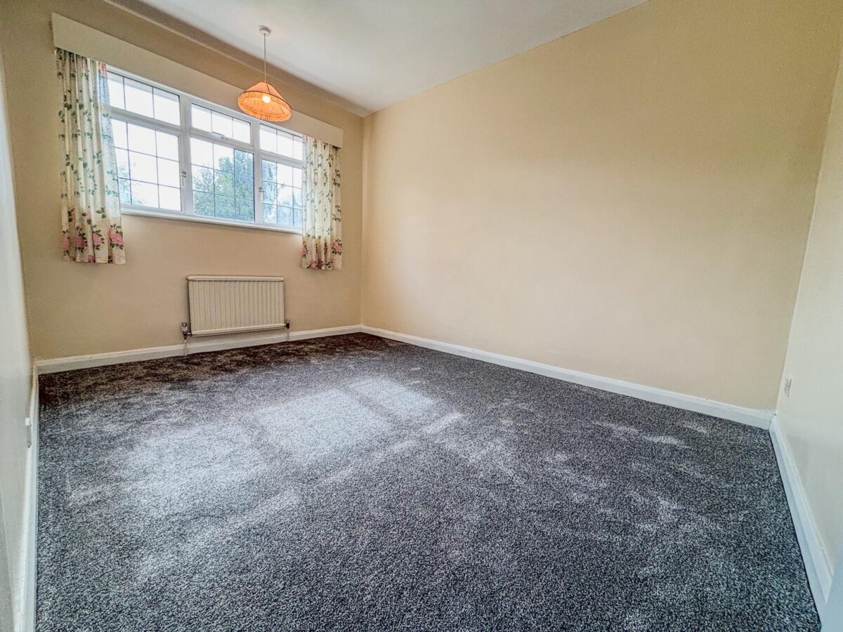 5 Bedroom House To Let - HP11