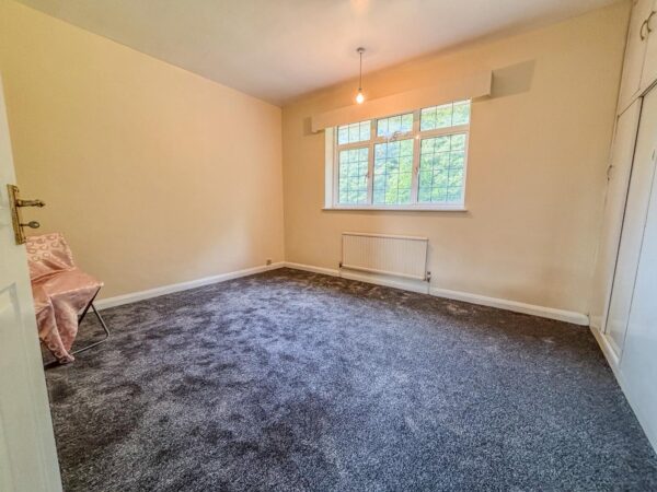 5 Bedroom House To Let - HP11