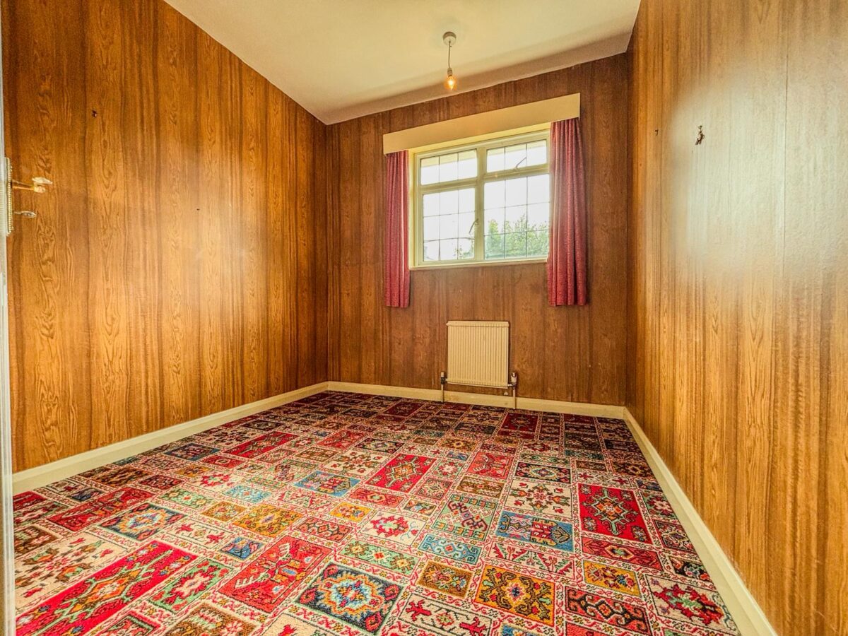 5 Bedroom House To Let - HP11
