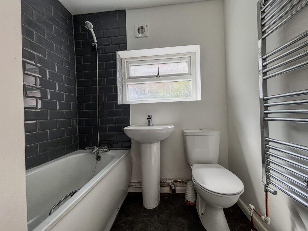 3 Bedroom House To Let - HP11