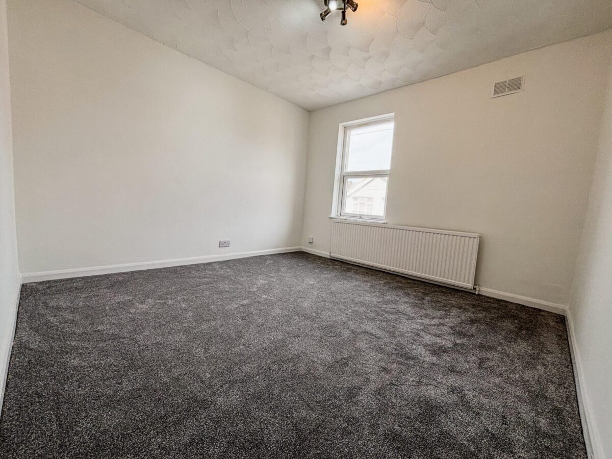 3 Bedroom House To Let - HP11