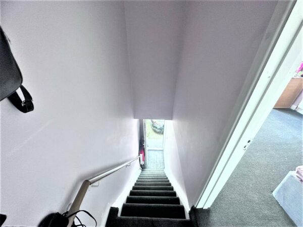 2 Bedroom Flat To Let - HP12
