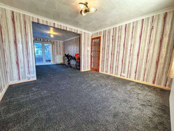 3 Bedroom House To Let - HP13