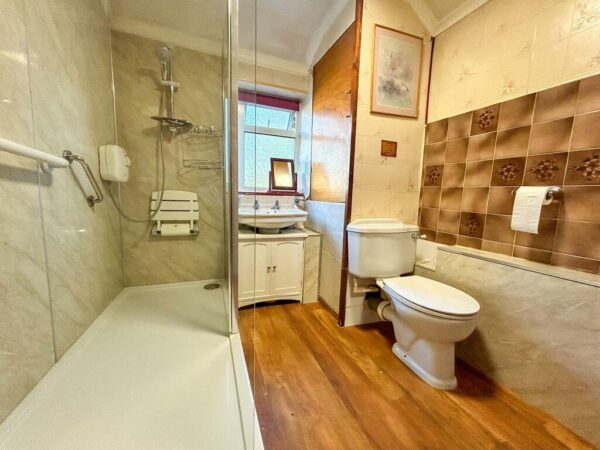 3 Bedroom House To Let - HP13