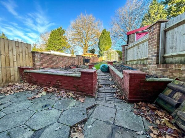 3 Bedroom House To Let - HP13