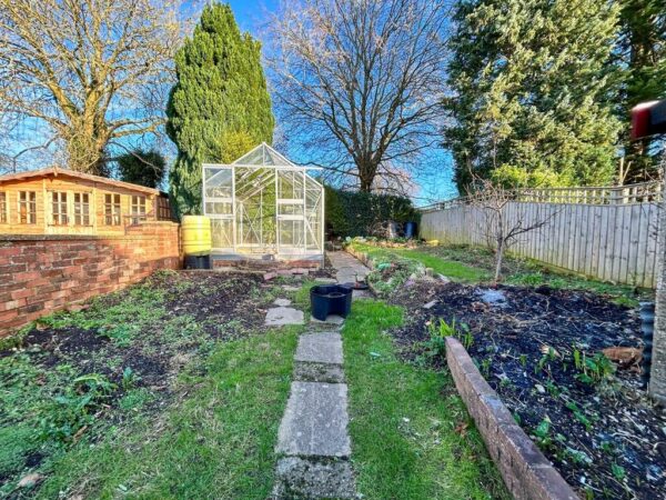3 Bedroom House To Let - HP13