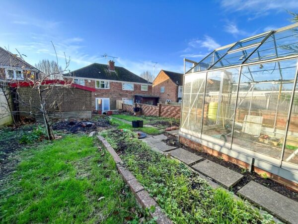 3 Bedroom House To Let - HP13