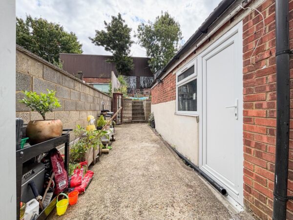 3/4 Bedroom House To Let - High Wycombe