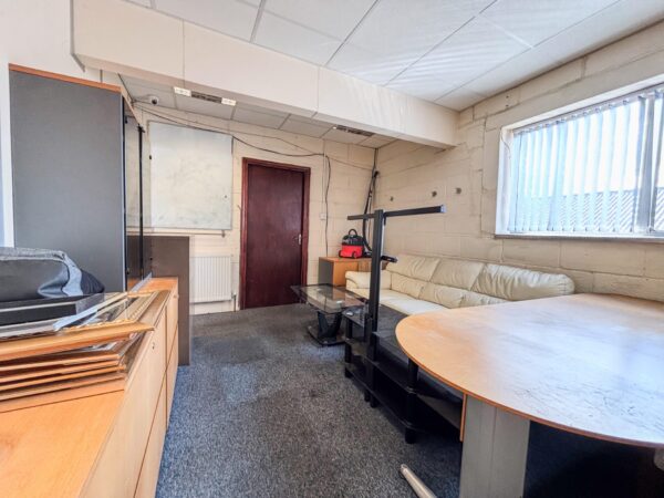 Commercial Offices To Let - HP12