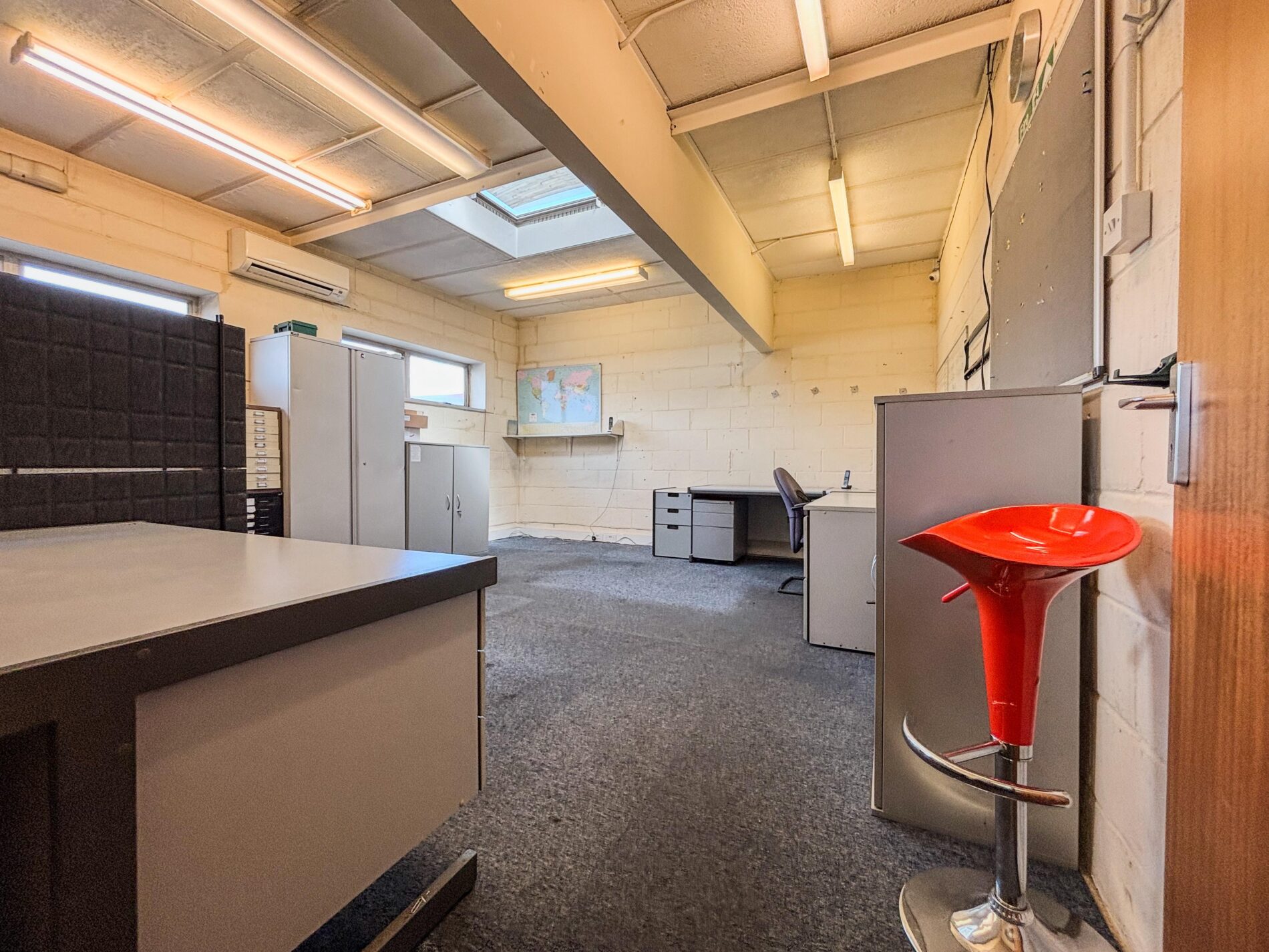 Commercial Offices To Let - HP12