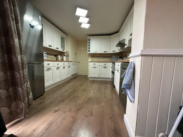 Furnished 4 Bedroom House To Let - HP19