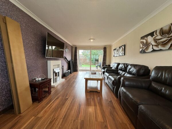 Furnished 4 Bedroom House To Let - HP19