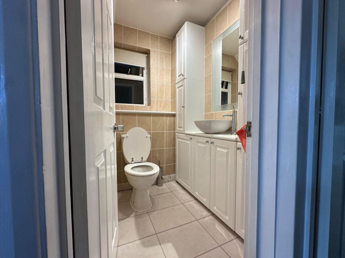 Furnished 4 Bedroom House To Let - HP19