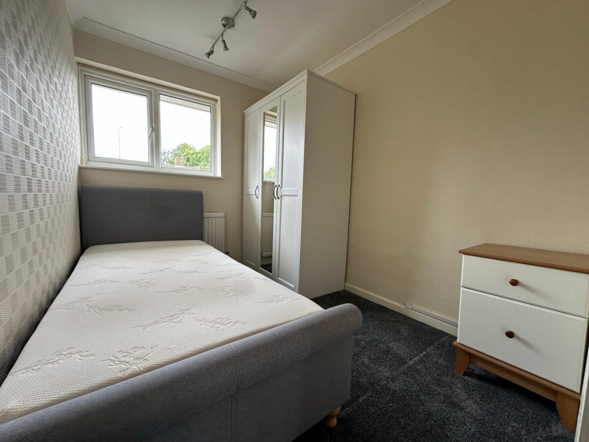 Furnished 4 Bedroom House To Let - HP19