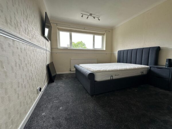 Furnished 4 Bedroom House To Let - HP19