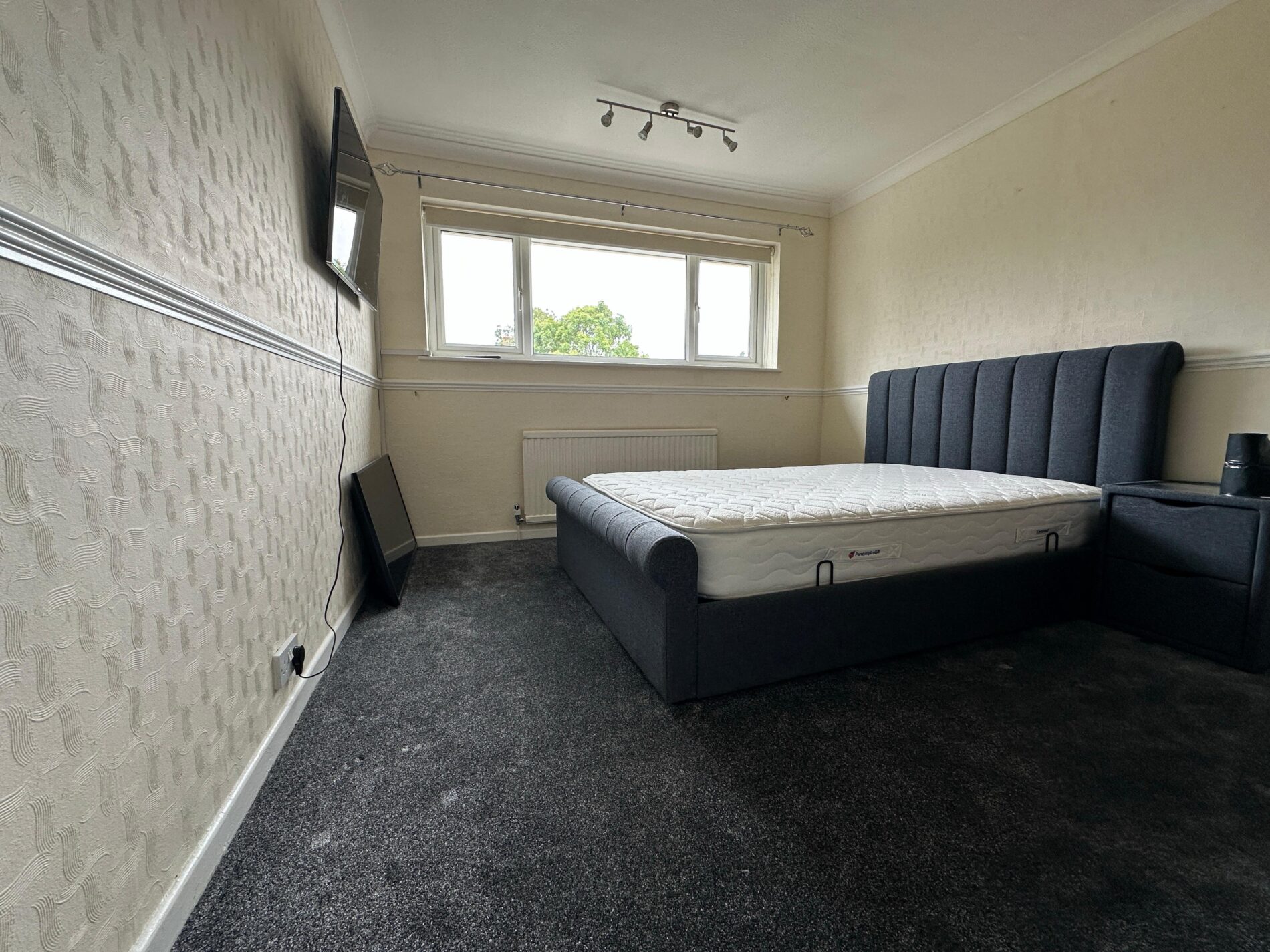 Furnished 4 Bedroom House To Let - HP19