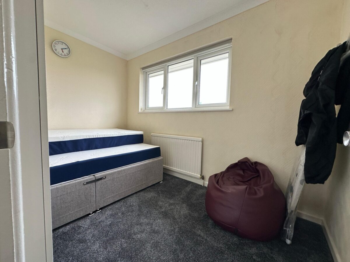 Furnished 4 Bedroom House To Let - HP19