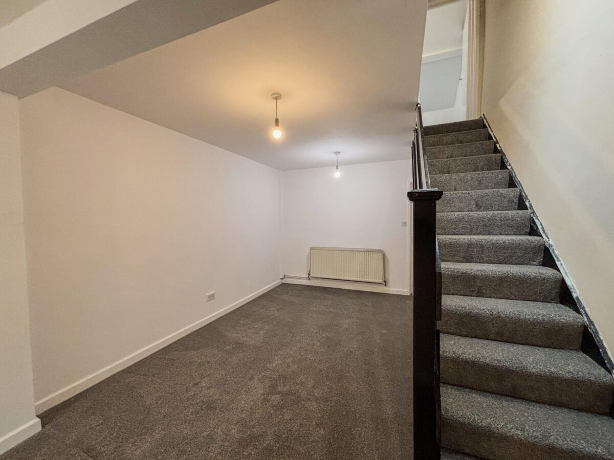 2 Bedroom Flat To Let - HP11