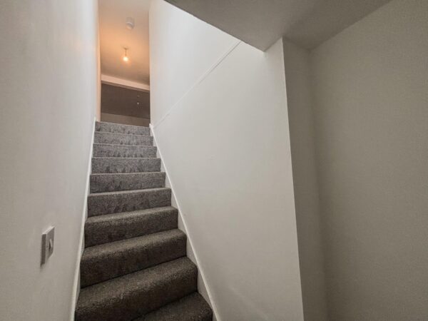 2 Bedroom Flat To Let - HP11