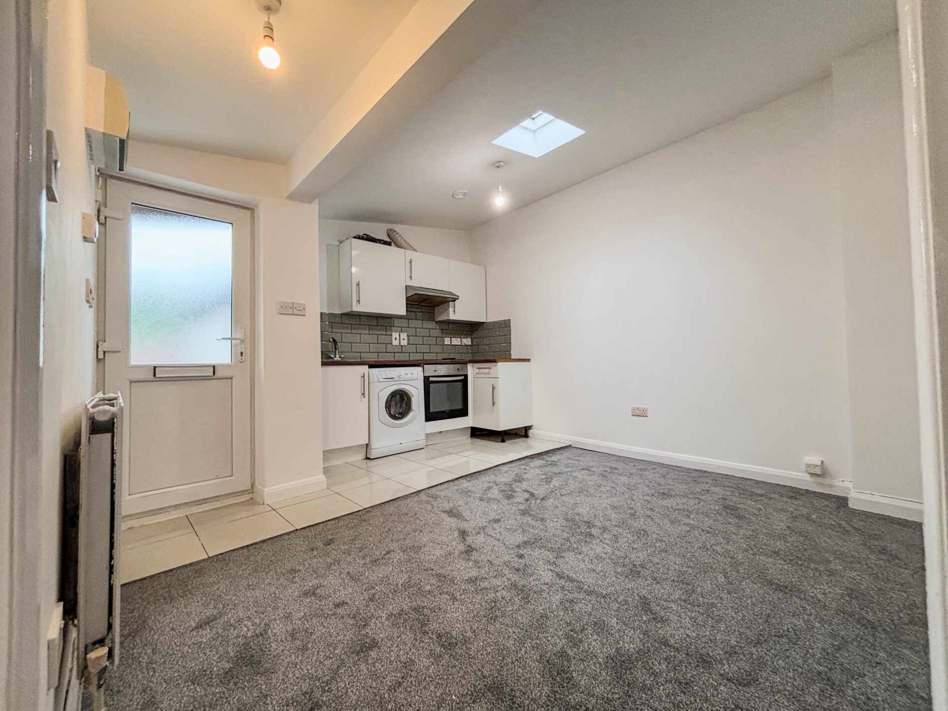2 Bedroom Flat To Let - HP11
