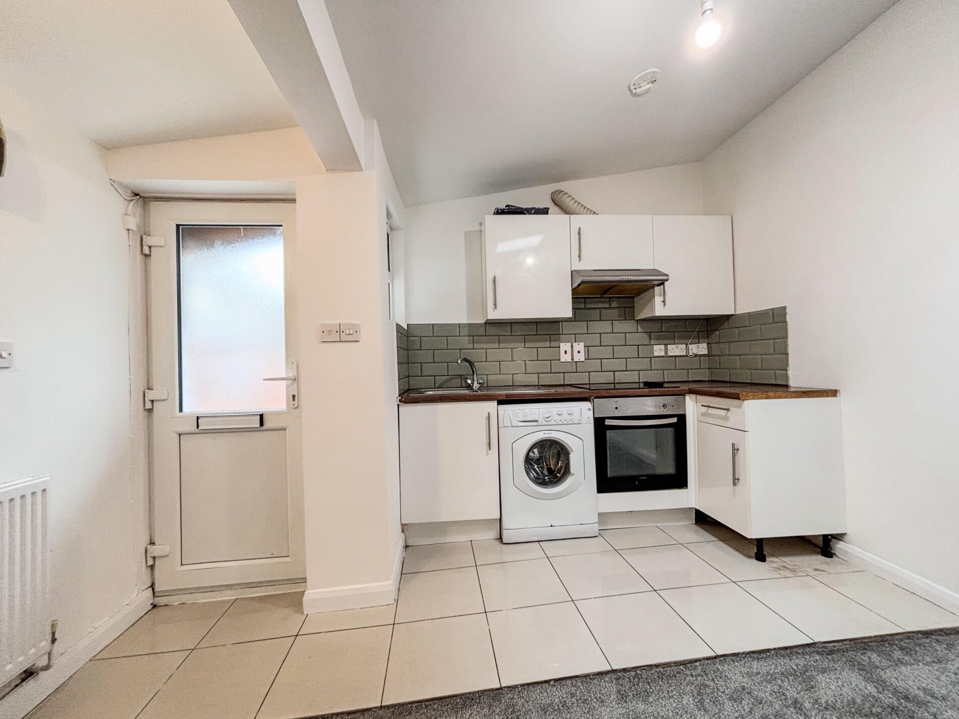 2 Bedroom Flat To Let - HP11