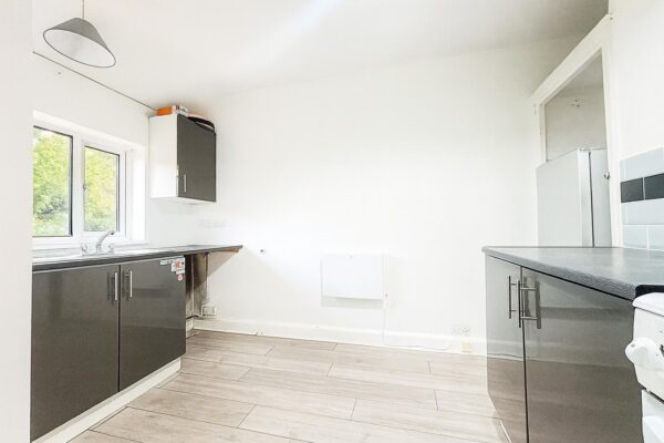 1 Bedroom Flat To Let - HP11