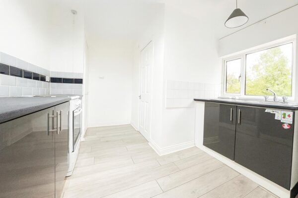 1 Bedroom Flat To Let - HP11