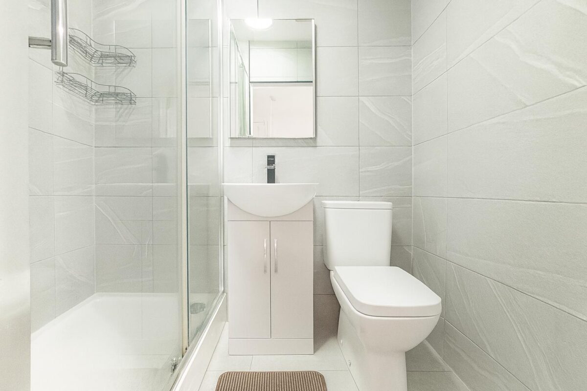 1 Bedroom Flat To Let - HP11